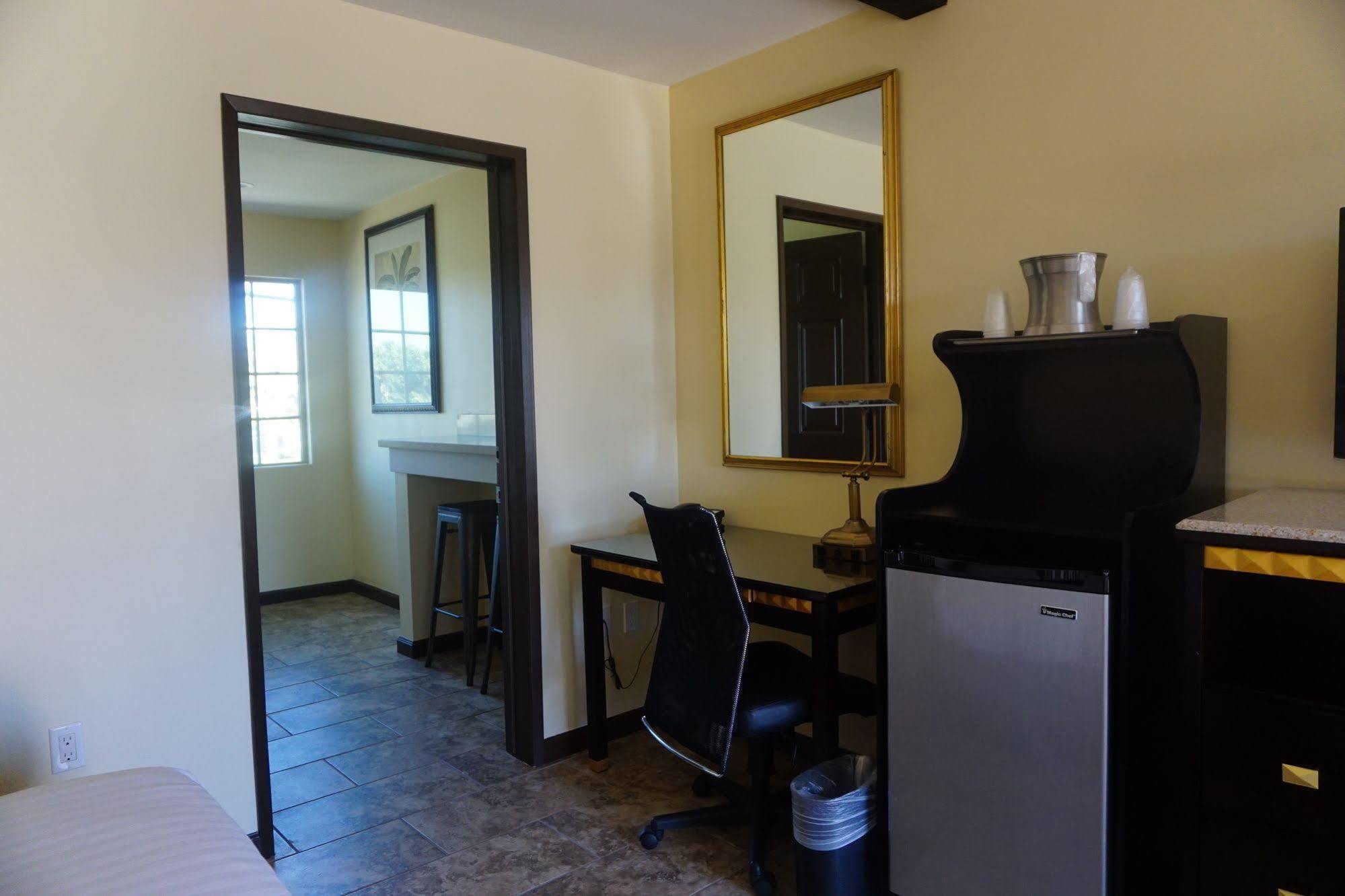 Tuscan Garden Inn Los Angeles Ngoại thất bức ảnh