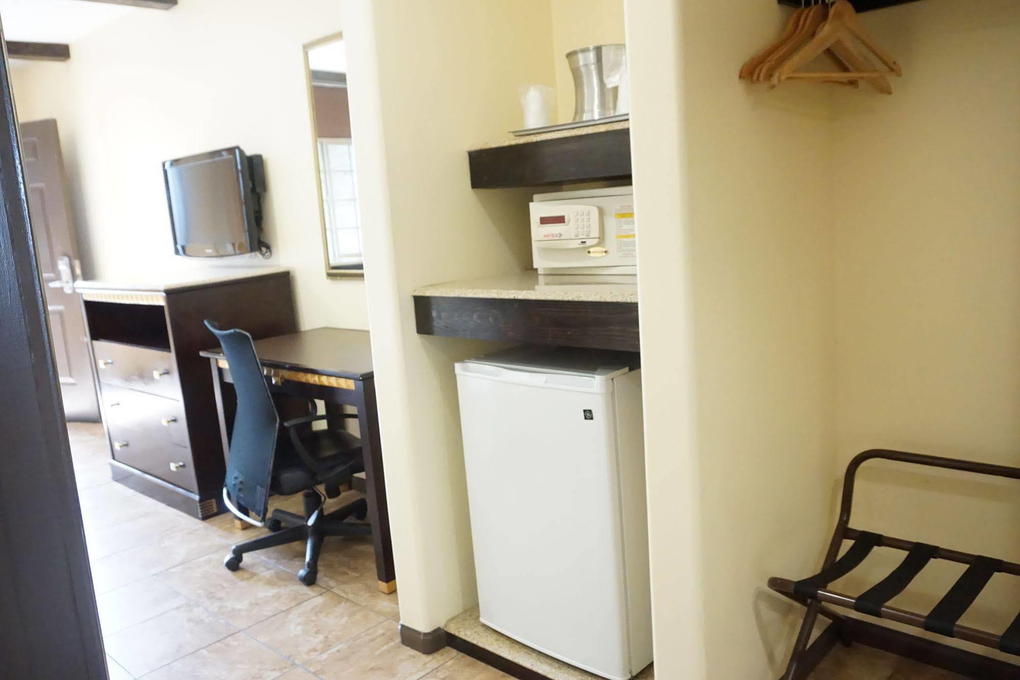 Tuscan Garden Inn Los Angeles Ngoại thất bức ảnh