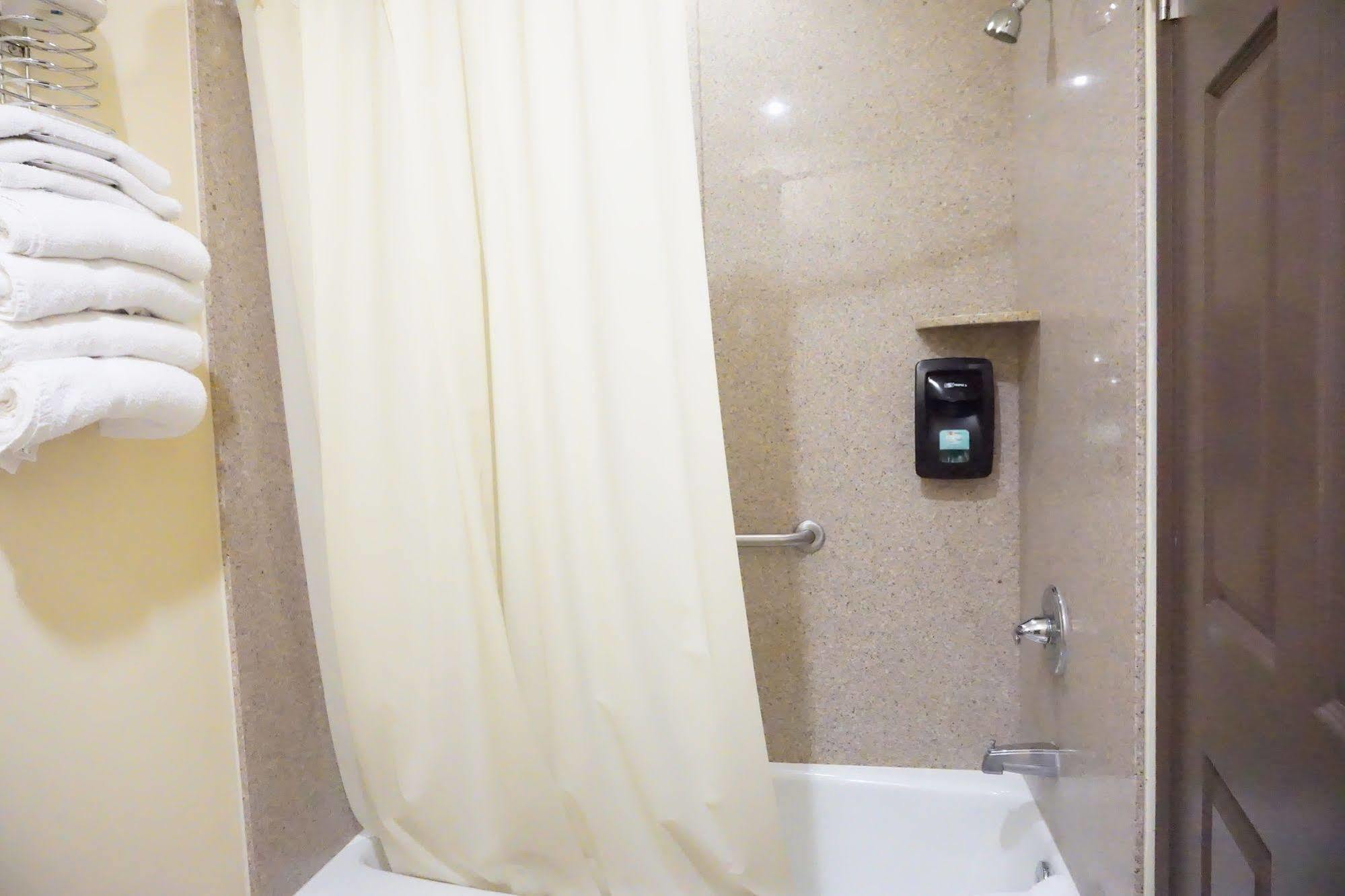 Tuscan Garden Inn Los Angeles Ngoại thất bức ảnh