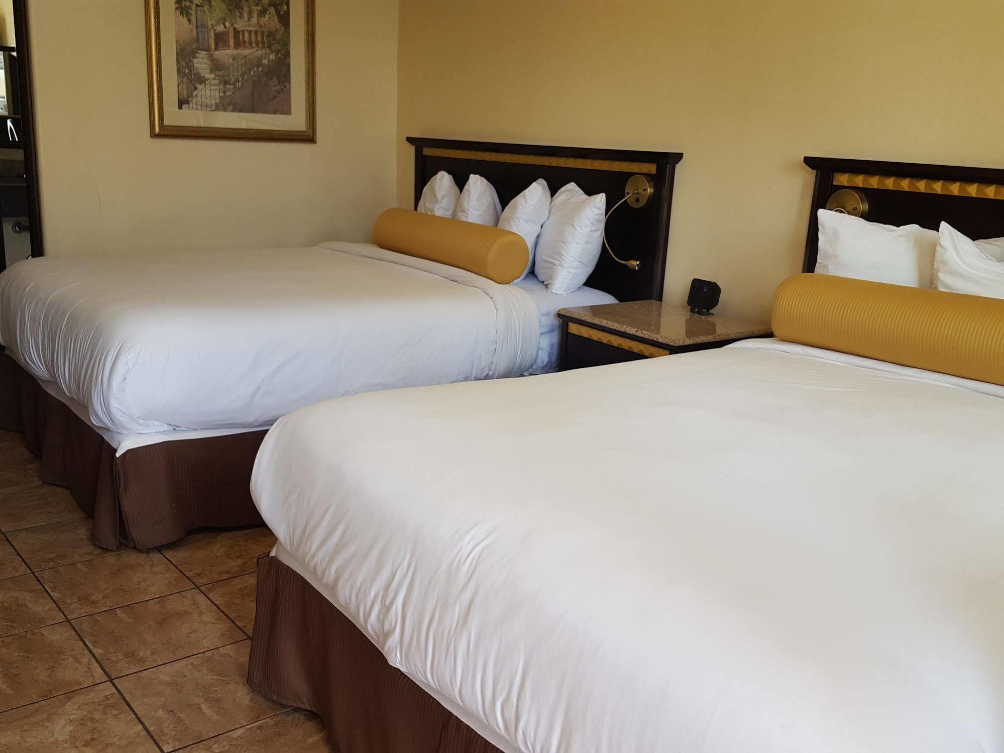 Tuscan Garden Inn Los Angeles Ngoại thất bức ảnh