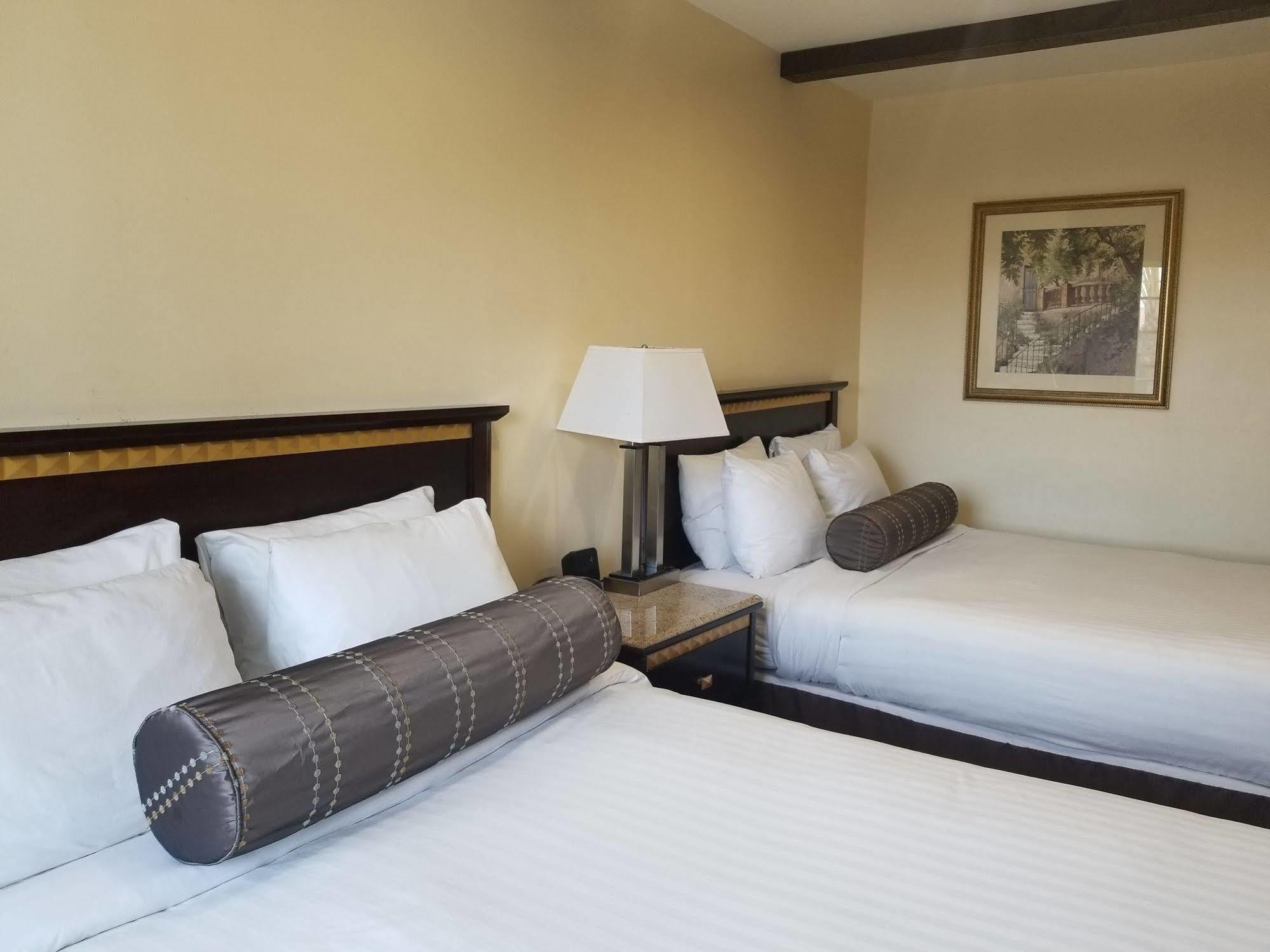 Tuscan Garden Inn Los Angeles Ngoại thất bức ảnh