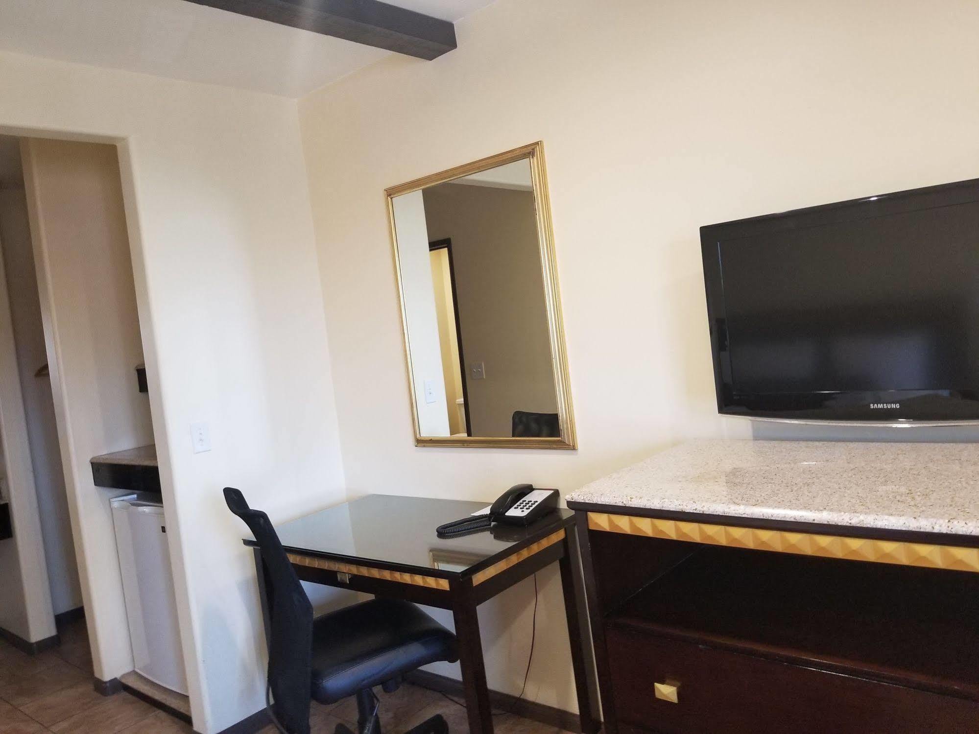 Tuscan Garden Inn Los Angeles Ngoại thất bức ảnh