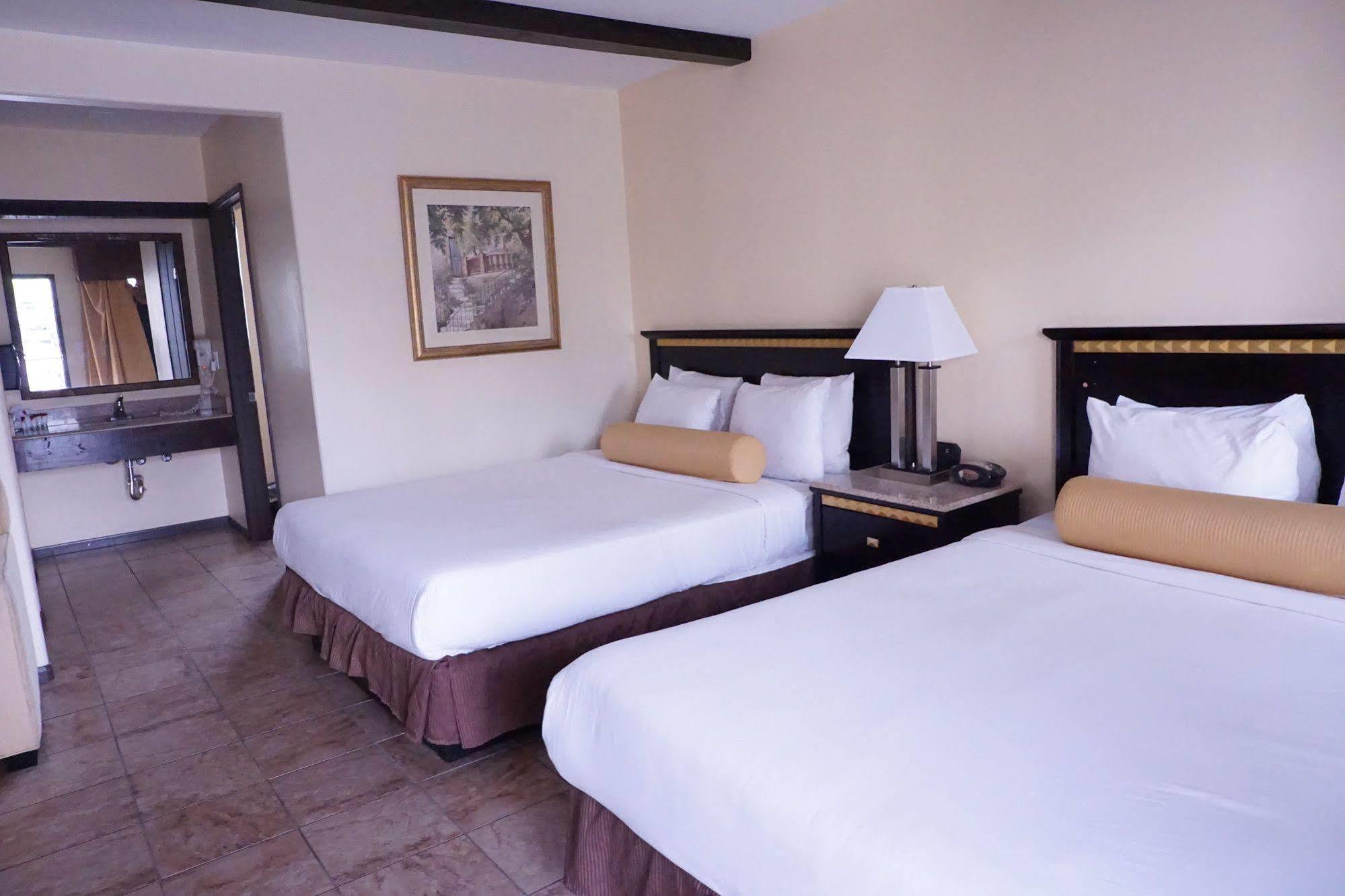 Tuscan Garden Inn Los Angeles Ngoại thất bức ảnh